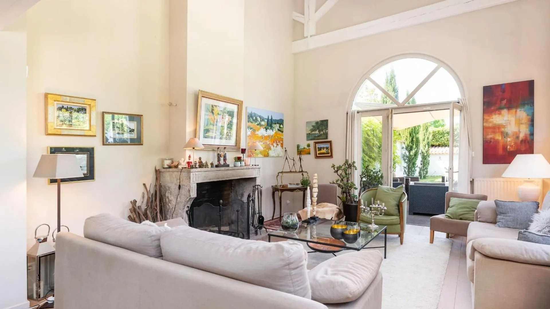 Willa La belle vie charming house with pool Saint-Didier-au-Mont-d'Or Francja