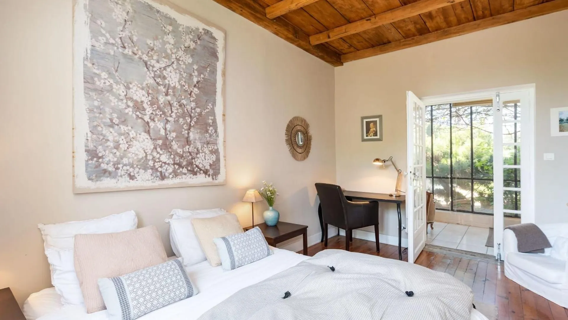 Willa La belle vie charming house with pool Saint-Didier-au-Mont-d'Or 0*,  Francja